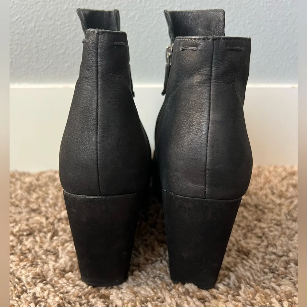 Eileen Fisher black brushed leather chunky heel ankle boots Women’s size 9